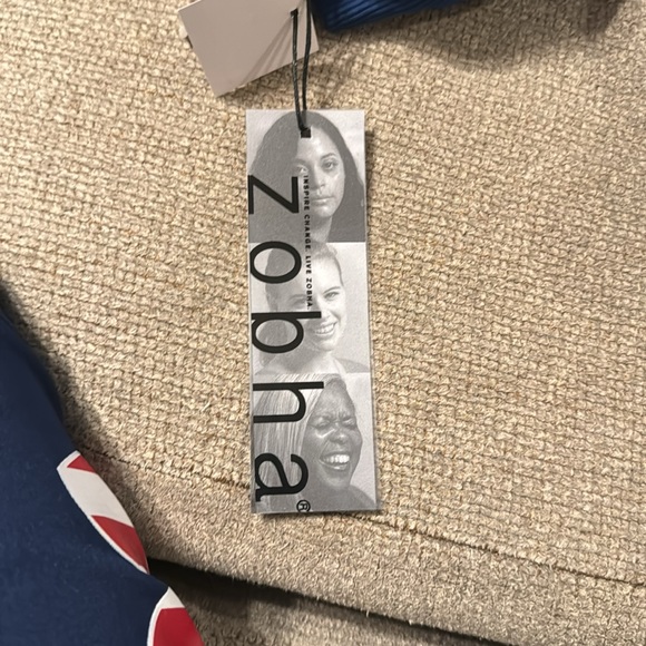 Zobha- leggings and bra - Picture 7 of 11